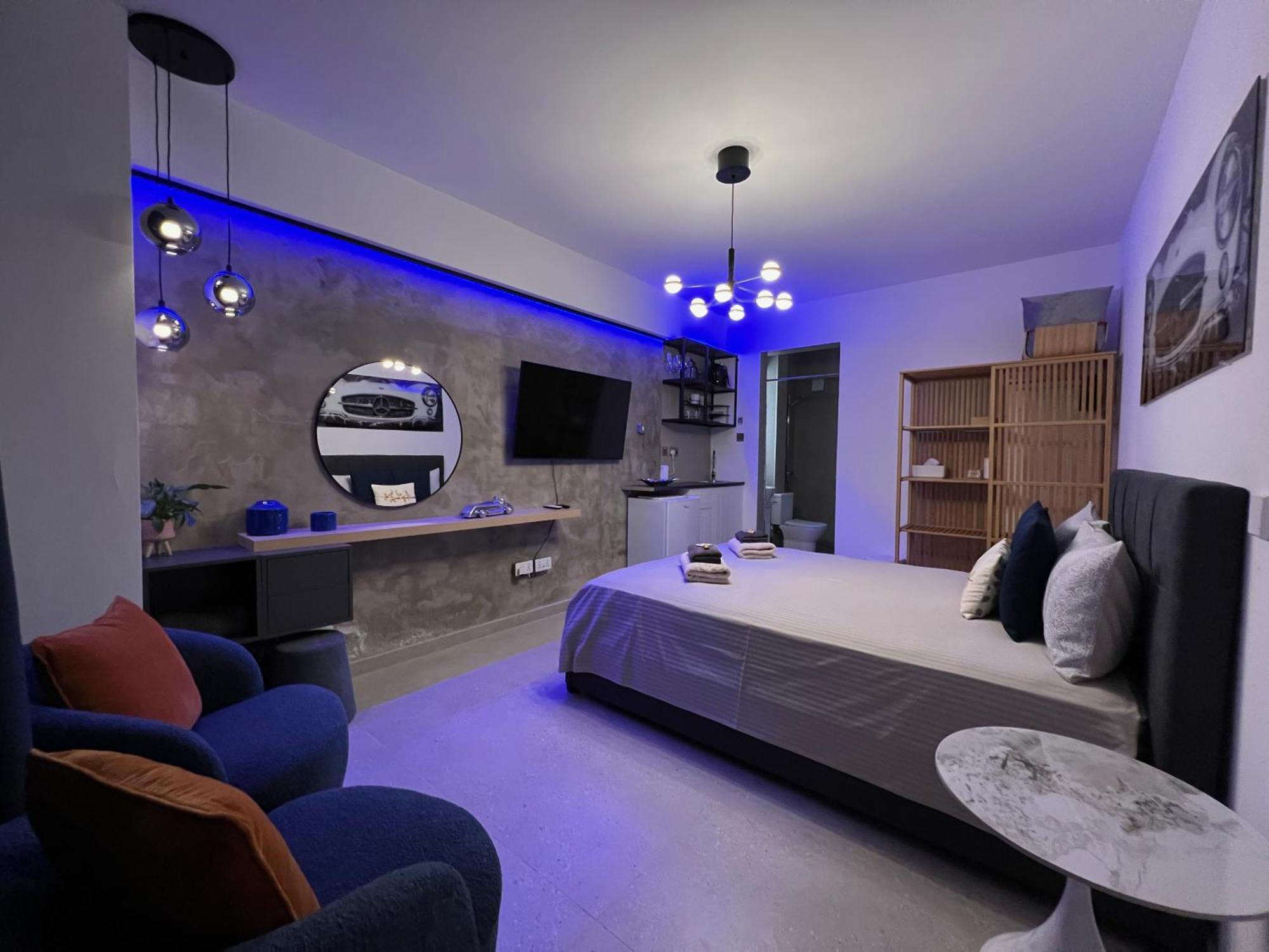 Fat Cow Apartment *